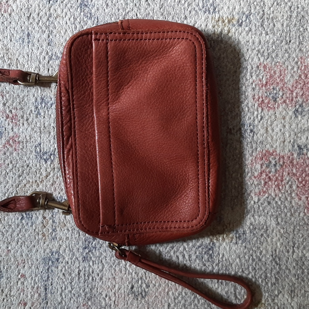 Brown leather Margot New York crossbody and clutch two in one bag - Picture 2 of 7